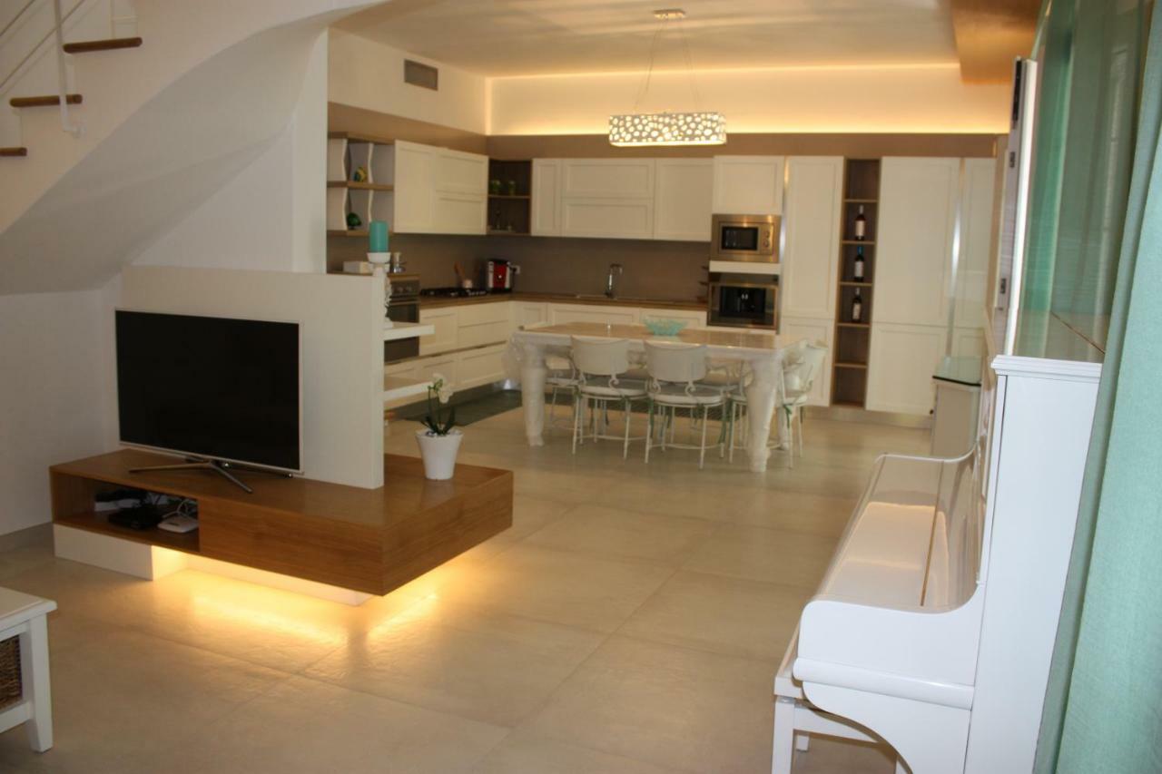 Villa Торе Сан Джовани Удженто Екстериор снимка